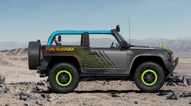 la auto show ford bronco in desert